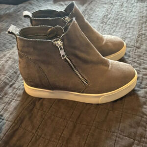 Soda Hidden Wedge Faux‎ Suede Sneaker Booties Size 7